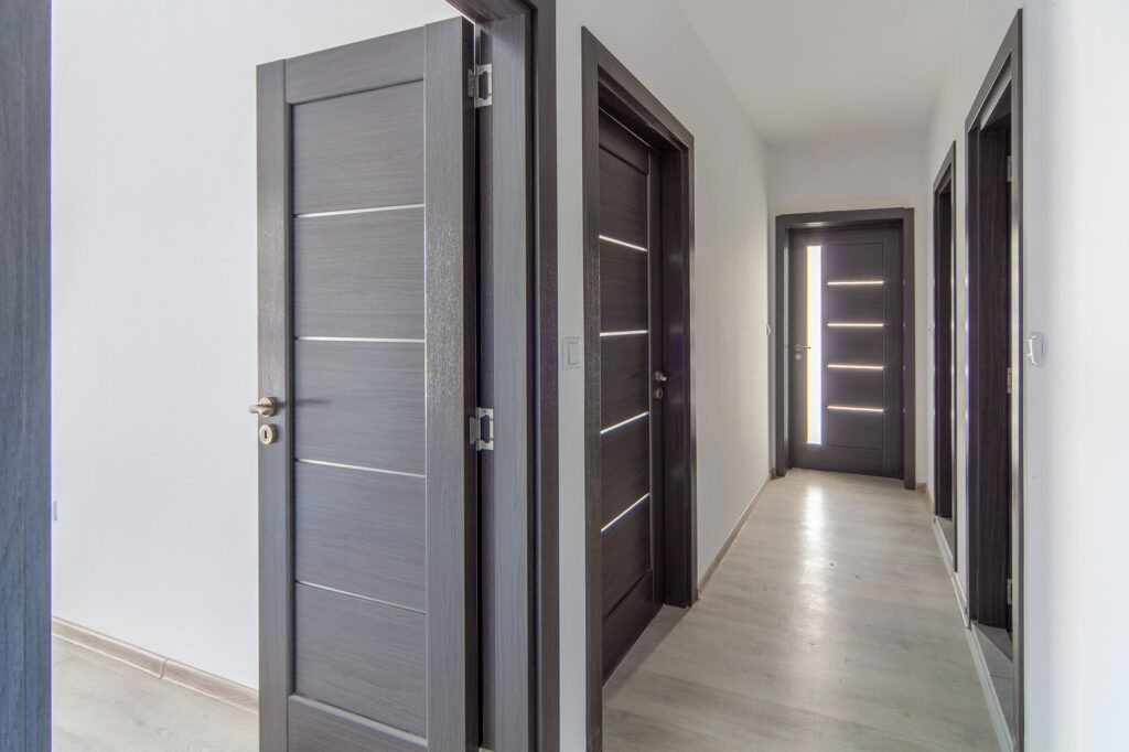 PUERTAS LEON GUERRERO MUEBLES Y SERVICIOS